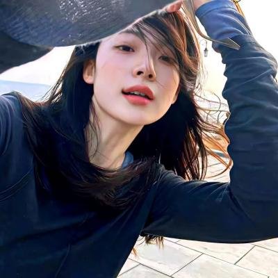 踏浪女人